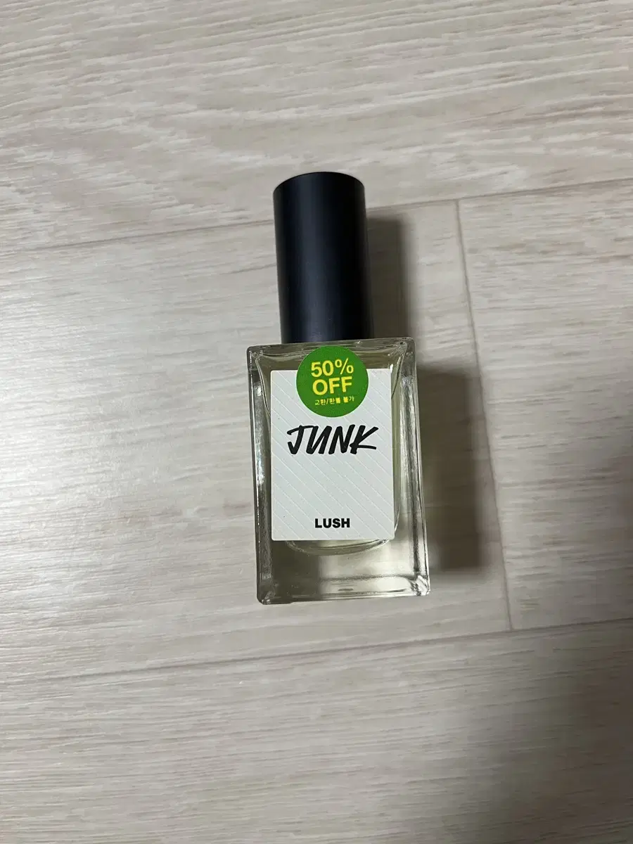 러쉬 정크 향수 30ml 새제품 팝니다